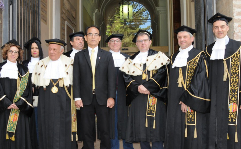 Shuji Nakamura among other prestigious colleagues at the University of Perugia